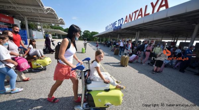 Antalya pandemi yaralarını sarmaya çalışıyor