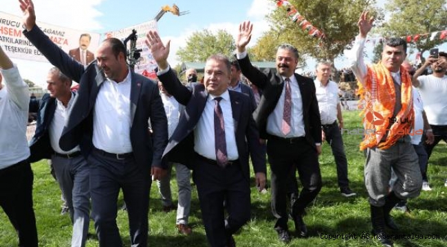 Başkan Böcek, Çanakkale Bayramiç Yağlı Güreşleri'ne katıldı