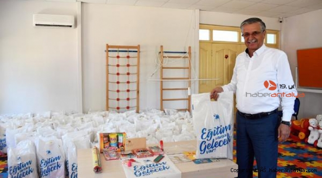 Başkan Topaloğlu'ndan üniversite öğrencilerine burs müjdesi