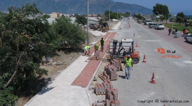 Demre Kömürlük Caddesi'ne yürüyüş yolu