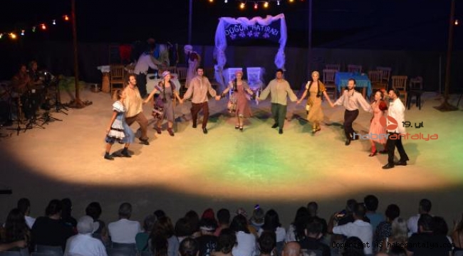 'Düğün Hatırası' Alanyalı tiyatroseverle buluştu