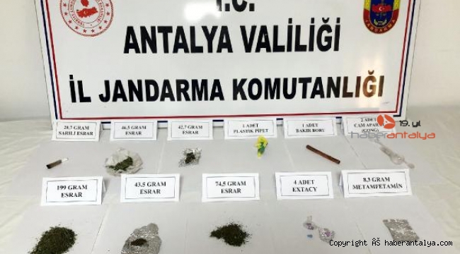 Durdurulan araçtan uyuşturucu çıktı