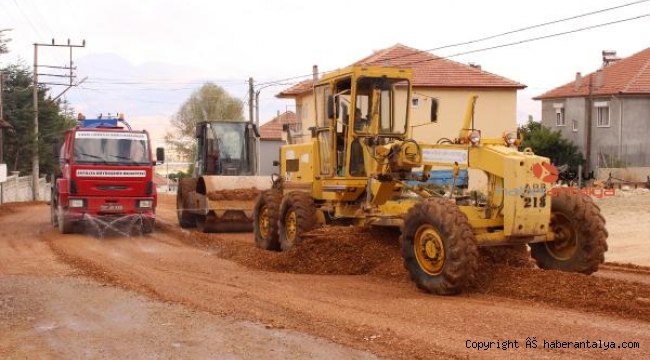 Elmalı Bayındır Mahallesi yolu yenileniyor