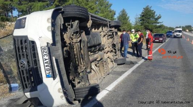 Feci kaza ! Otobüs ile öğrenci servisi ile çarpıştı: 1 ölü, 30 yaralı