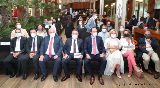 'Her türlü etkinliğe destek olarak, turizmcilerimizin emrindeyiz'