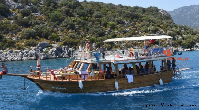 Kekova, Rus turistlerle cıvıl cıvıl