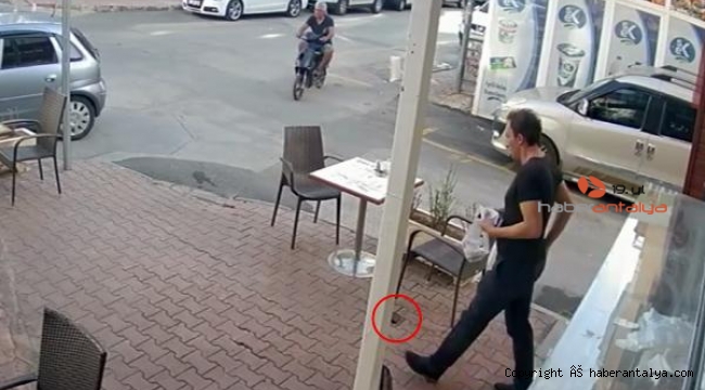 Kendisininmiş gibi aldı ve ortadan kayboldu