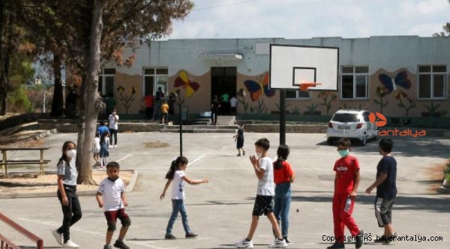 Manavgat'ta yangın bölgesinde eğitim sorunsuz başladı
