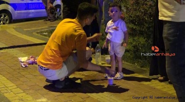 Oğlunun üzerindeki kanı suyla temizledi