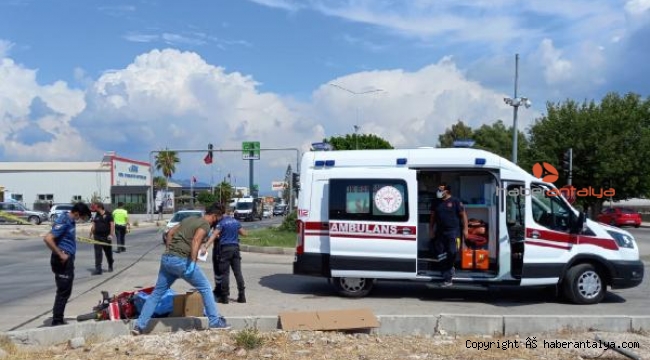 Otomobille çarpışan motosikletin sürücüsü öldü, eşi yaralı