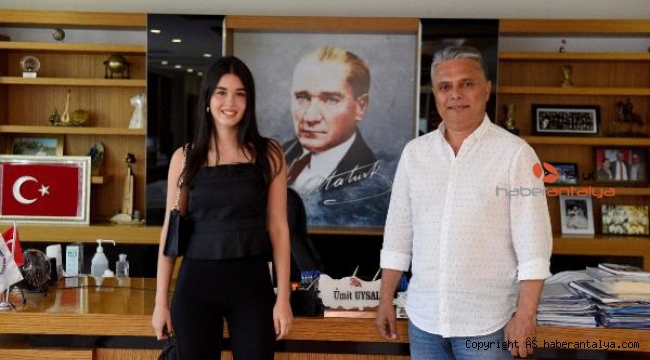 Piyanonun sihirli elleri Muratpaşa'da