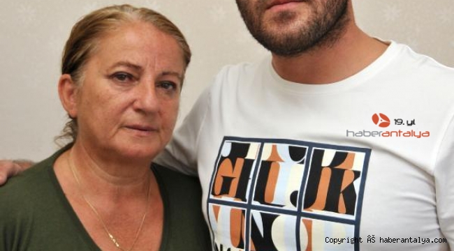 Şarkıcı Burcu Güneş: Babamın ikinci eşinin açıklamaları tamamen yalan