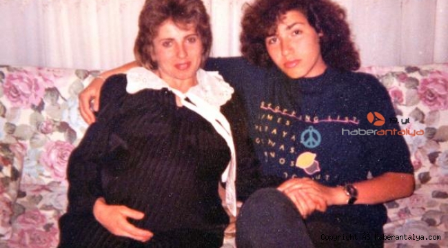 Şarkıcı Burcu Güneş'in yayın yasağı talebi reddedildi