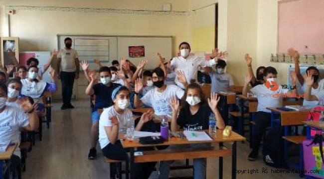 Serik'te yılın ilk ders zili çaldı