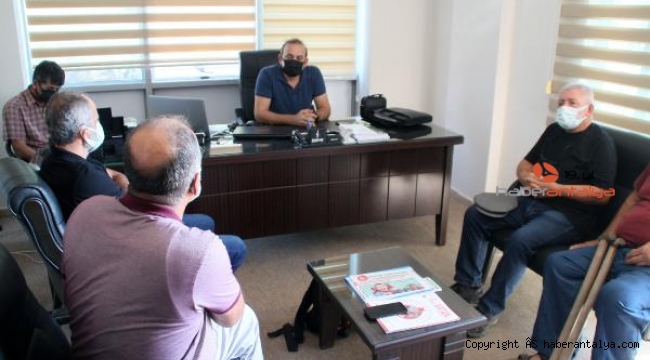 Üreticiler tarlalarını sulayacak su bulamıyor 