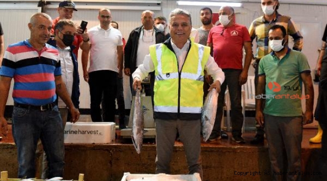Uysal, sezonun ilk mezatını açtı