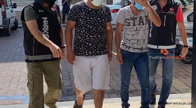 Uyuşturucuyla yakalanan kardeşler adliyede