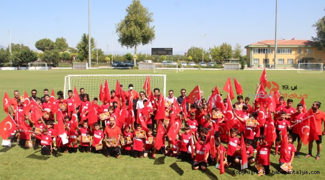 "Yaza Elveda Okula Merhaba" futbol şenliği