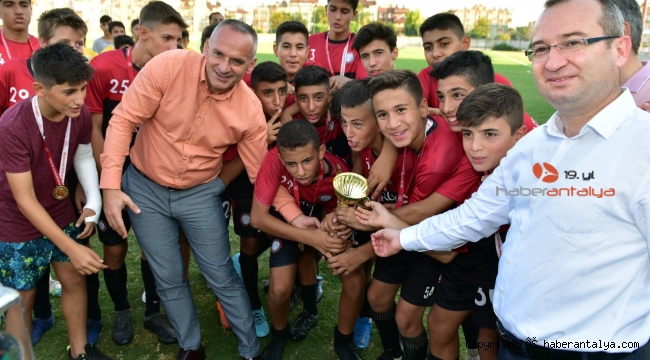 Zafer Kupası Özer Spor'un