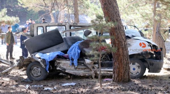 Afyonkarahisar'da 5 öğrencinin öldüğü kazada servis şoförü tutuklandı