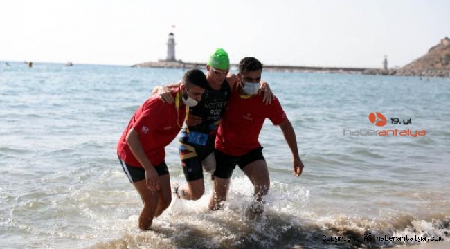 Alanya'da triatlon heyecanı sürüyor