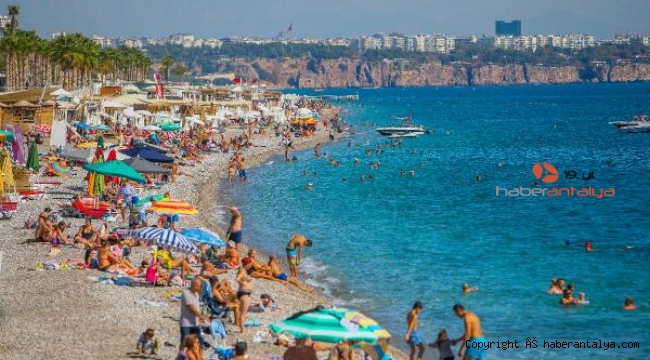 Antalya'da ekimde deniz keyfi