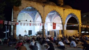 Antalya'da Mevlit Kandili camilerde dualarla idrak edildi