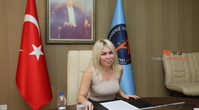 AÜ'de göç tarihi paneli çevrimiçi yapıldı