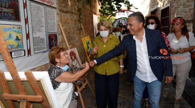 Başkan Uysal'dan Kaleiçi turu