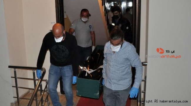 Belediye emeklisi evde ölü bulundu