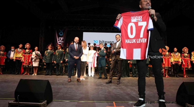 Haluk Levent, Antalyaspor için sahneye çıkacak