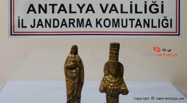 Jandarmadan tarihi eser operasyonu, satmaya çalıştı yakalandı