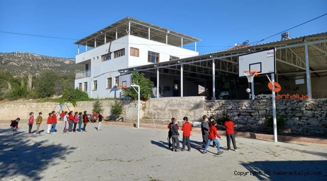Korkuteli'nde 10 Bin Pota Projesi Devam Ediyor