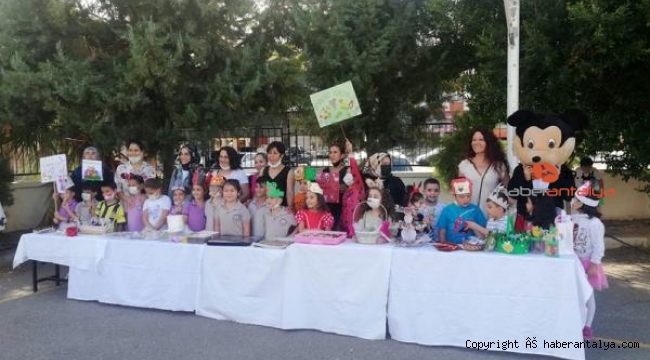 Miniklerden sokak hayvanları için kermes