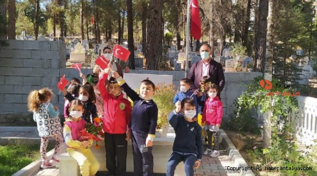 Öğrencilerden, şehit mezarlarına ziyaret