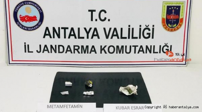 Okul çevresinde uyuşturucuyla yakalandı !