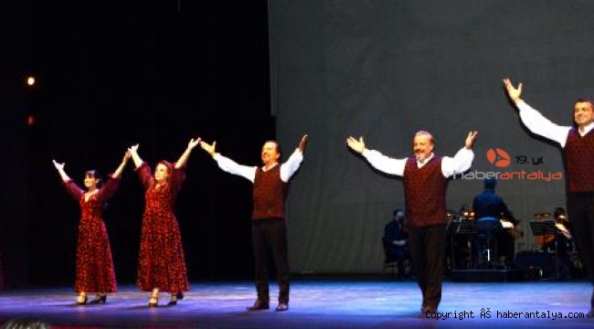 Opera, 'Memleketim' ile perde dedi