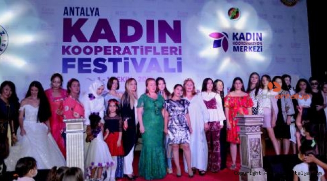 Özel bireyler, podyumda engel tanımadı