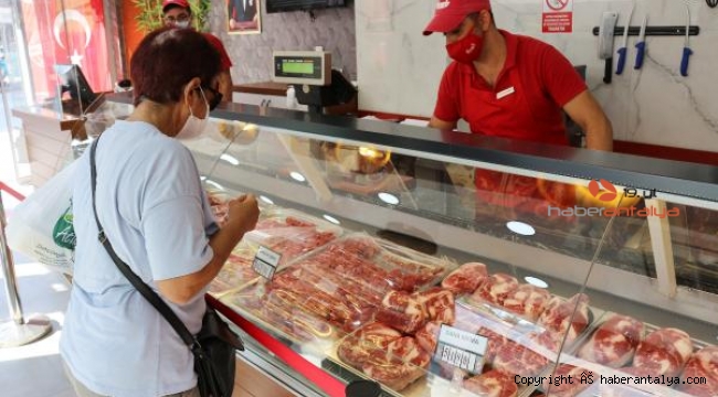 Serik Halk Et'te 53,5 ton et satıldı