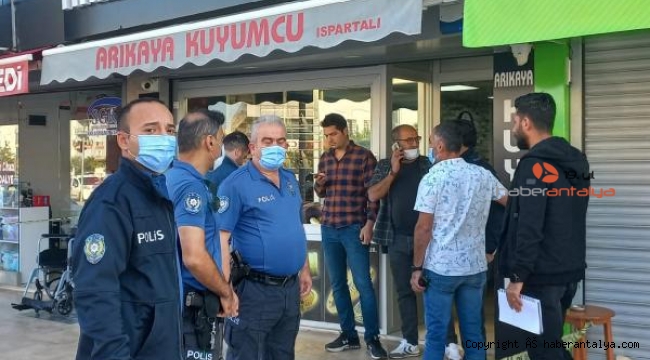 Soyguncu, kuyumcu çalışanını öldürüp 2 kilo altını alarak kaçtı !