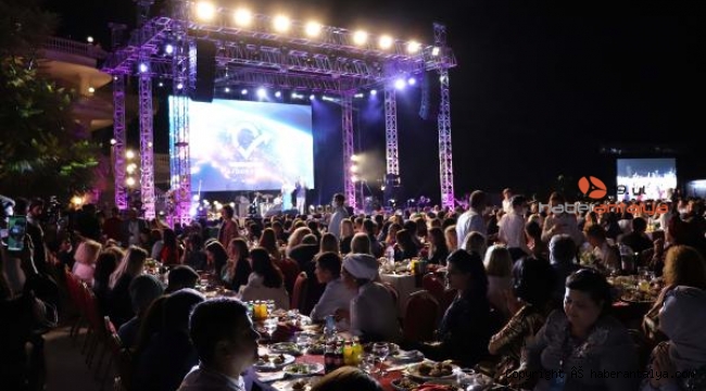 Starlight Resort Hotel'de 40 ülkeden 1600 turist