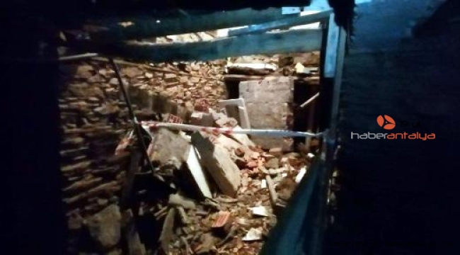Taş evin mutfak kısmı çöktü !