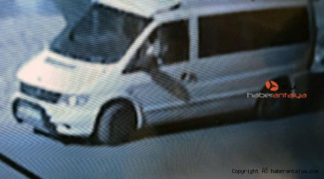 VIP minibüsle kablo çaldılar