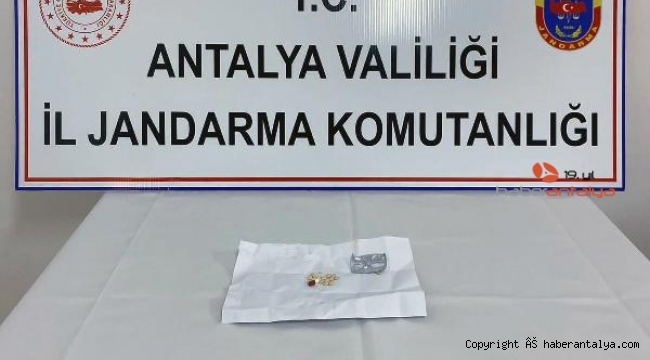 Yolcunun üzerinde uyuşturucu çıktı