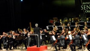 AKM'de Atatürk'ü Anma Konseri