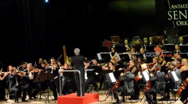 AKM'de Atatürk'ü Anma Konseri