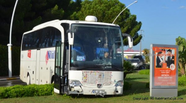 Antalya'da yolcu otobüsü facianın eşiğinden döndü