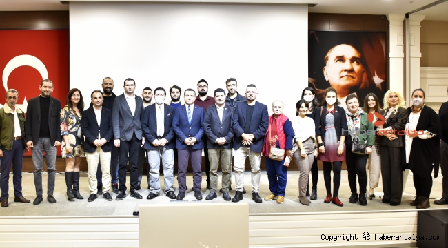 Antalyalı gazeteciler ve sanayiciler, söyleşide buluştu