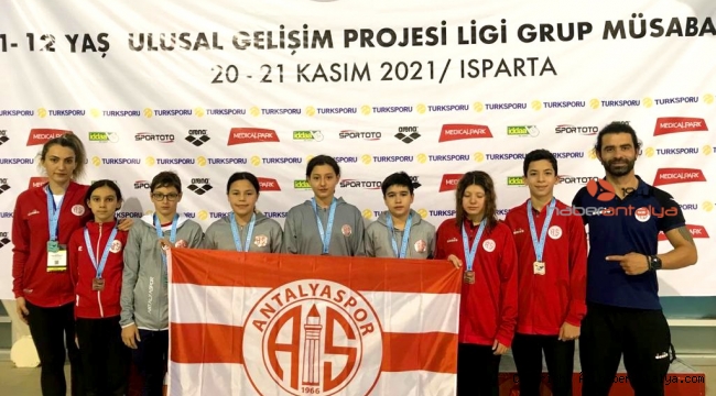 Antalyaspor Isparta'da İkincilik Kürsüsünde