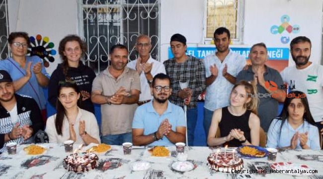 Azeri ve Ukraynalı gençler, özel bireylere eğitim verdi